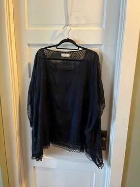 Johnny Was Navy Lace-Trim Silk 4 Love and Liberty Embroidered Tunic Top